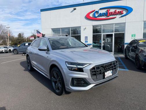 2022 Audi Q8 55 Premium Plus