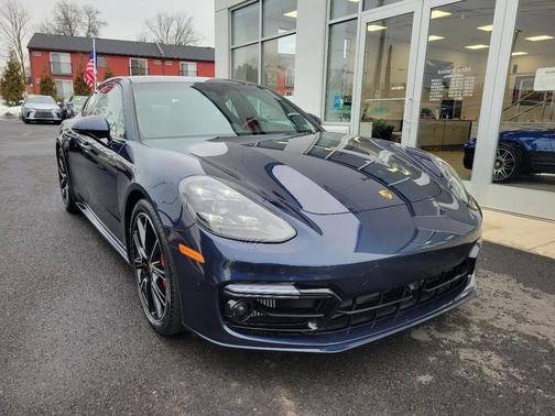2019 Porsche Panamera GTS