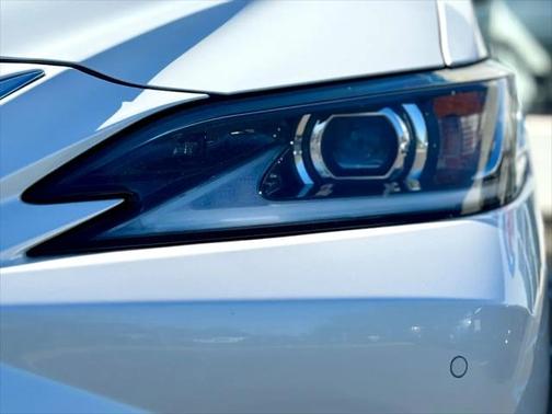 2023 Lexus ES 350 Base