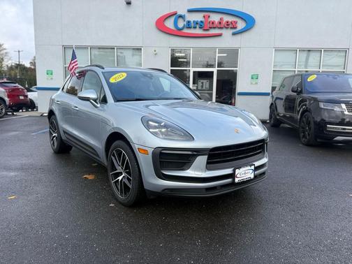 2022 Porsche Macan AWD