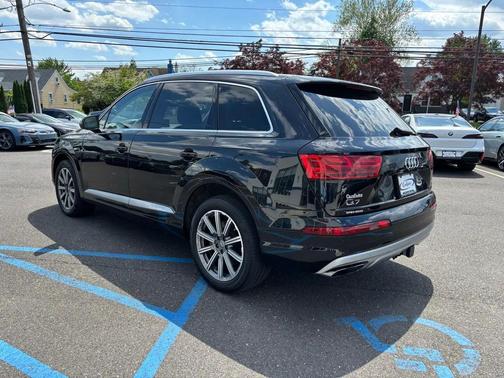BLACK 2018 Audi Q7 3.0T Premium Plus
