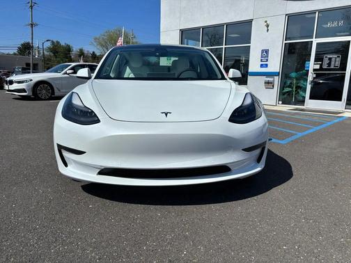 Pearl White Multi-Coat 2022 Tesla Model 3 Performance