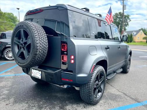 2020 Land Rover Defender 110 SE