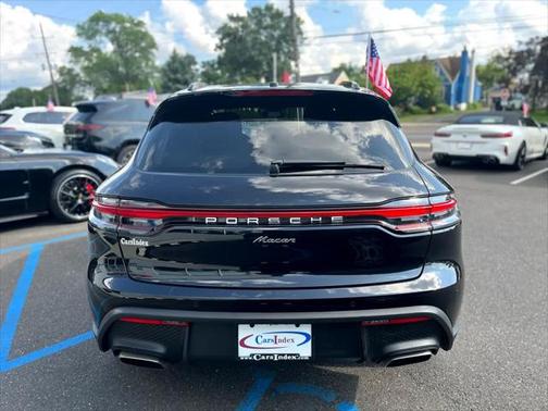 2022 Porsche Macan Base