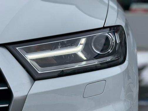 2019 Audi Q7 45 Premium