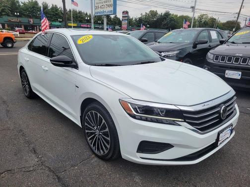 2022 Volkswagen Passat 2.0T Limited Edition