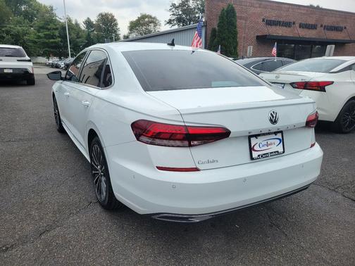 2022 Volkswagen Passat 2.0T Limited Edition