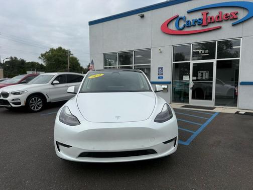 2022 Tesla Model Y Long Range Dual Motor All-Wheel Drive