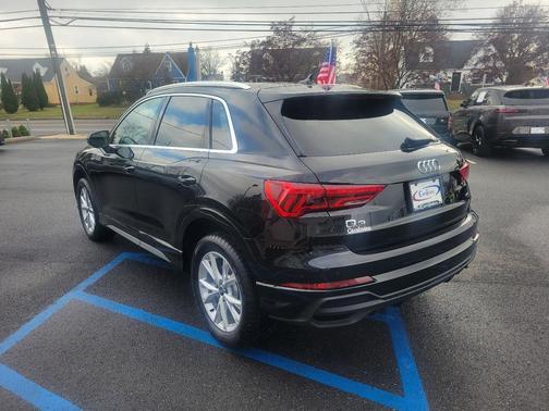 2024 Audi Q3 Premium 45 TFSI S line quattro Tiptronic