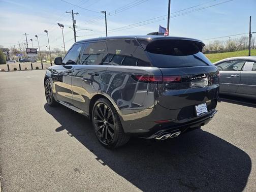 Santorini Black Metallic 2025 Land Rover Range Rover Sport SE