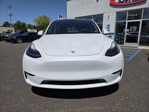 Pearl White Multi-Coat 2024 Tesla Model Y Long Range Dual Motor All-Wheel Drive