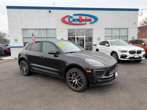 2023 Porsche Macan T