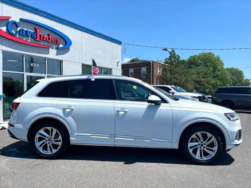 2024 Audi Q7 55 Premium Plus