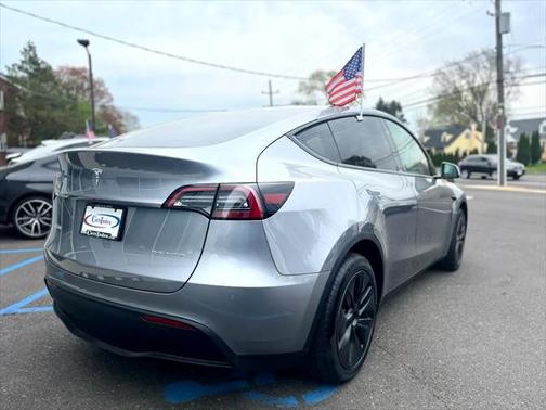 2024 Tesla Model Y Long Range Dual Motor All-Wheel Drive