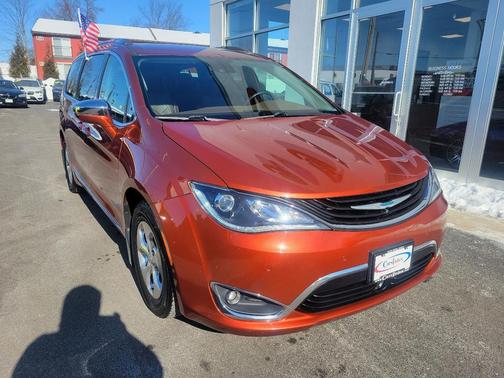 2018 Chrysler Pacifica Hybrid Limited