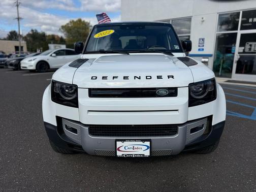2022 Land Rover Defender 110 SE