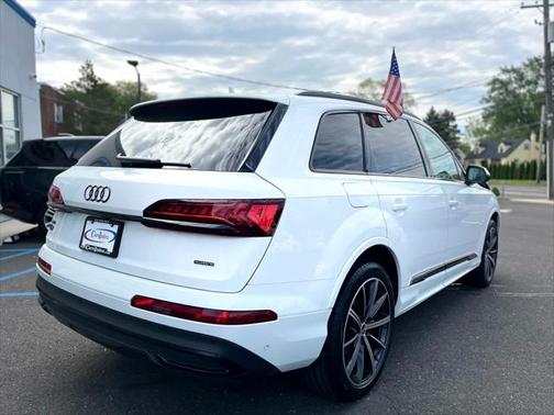 2022 Audi Q7 55 Premium Plus