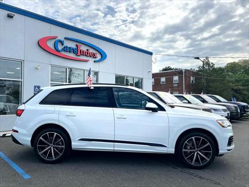 2022 Audi Q7 55 Premium Plus