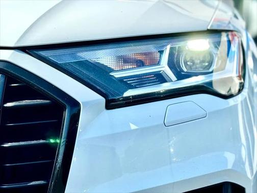2022 Audi Q7 55 Premium Plus