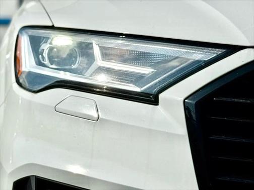 2022 Audi Q7 55 Premium Plus