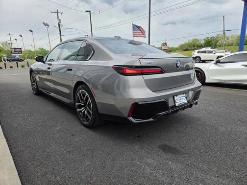 Oxide Grey Metallic 2026 BMW 750e i xDrive