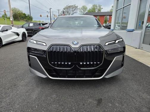 Oxide Grey Metallic 2026 BMW 750e i xDrive