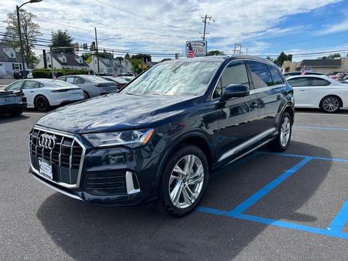 Waitomo Blue Metallic 2023 Audi Q7 45 Premium