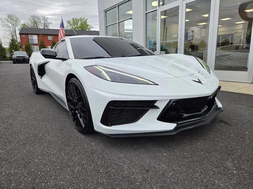 Arctic White 2022 Chevrolet Corvette Stingray w/3LT
