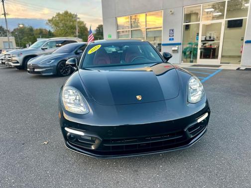 2023 Porsche Panamera RWD