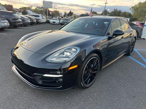 2023 Porsche Panamera RWD