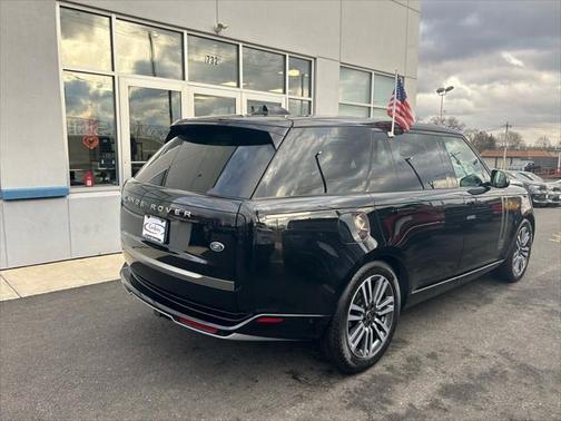 2023 Land Rover Range Rover P530 SE