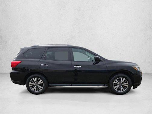 Magnetic Black Metallic 2017 Nissan Pathfinder SL