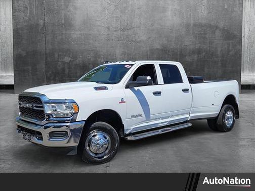 2022 RAM 3500 Tradesman Crew Cab 4x4 8' Box