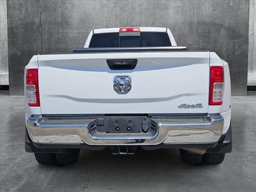2022 RAM 3500 Tradesman Crew Cab 4x4 8' Box