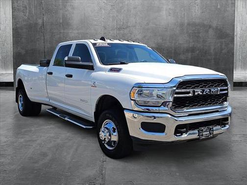 2022 RAM 3500 Tradesman Crew Cab 4x4 8' Box