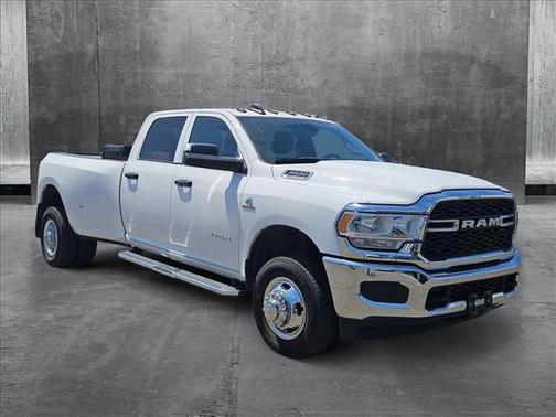 2022 RAM 3500 Tradesman Crew Cab 4x4 8' Box