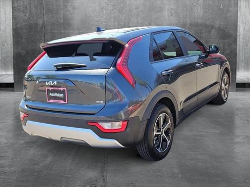 2024 Kia Niro LX