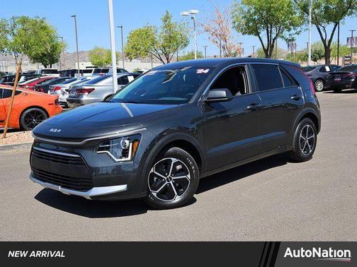 2024 Kia Niro LX