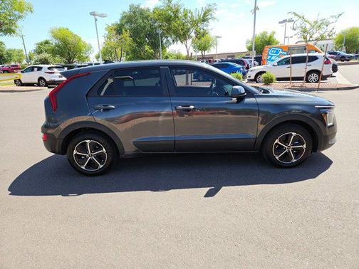2024 Kia Niro LX