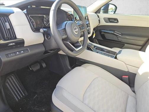 2025 Nissan Pathfinder SV FWD