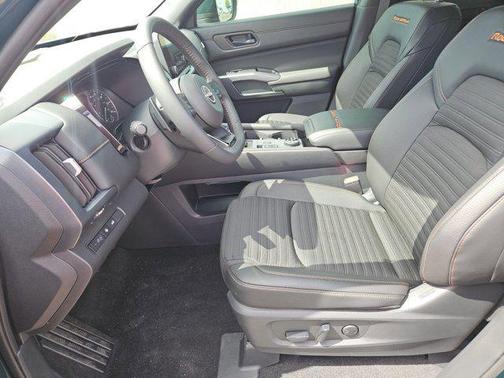 2025 Nissan Pathfinder Rock Creek 4WD