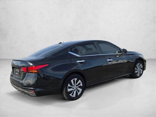 2025 Nissan Altima S FWD