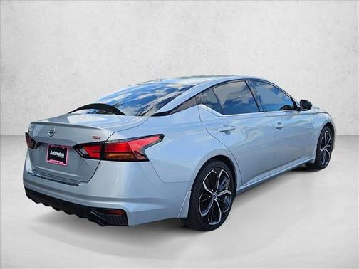 2023 Nissan Altima SR FWD