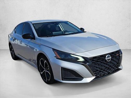 2023 Nissan Altima SR FWD