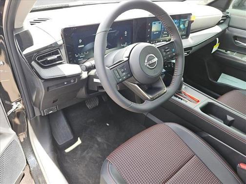 Super Black 2026 Nissan Kicks SR