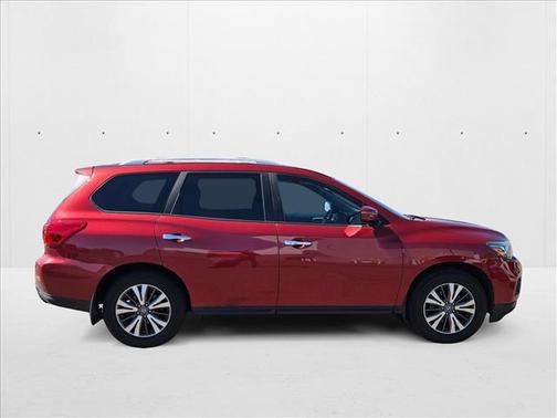 2017 Nissan Pathfinder SV