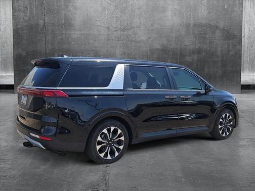 2023 Kia Carnival EX
