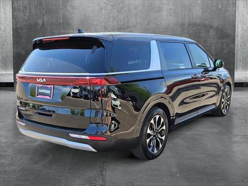 2023 Kia Carnival EX