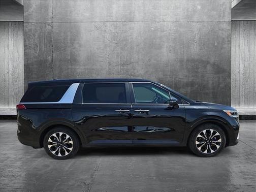 2023 Kia Carnival EX
