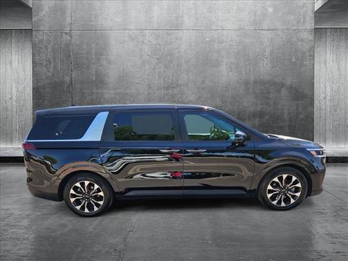 2023 Kia Carnival EX